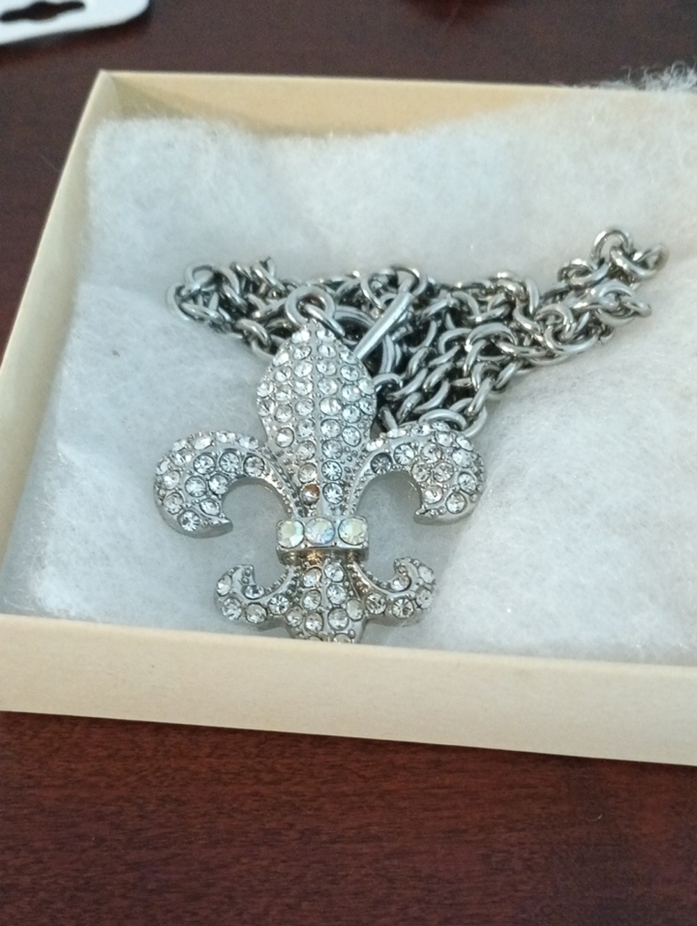 Rhinestone Fleur-de-Lis Pendant Necklace - Silver
